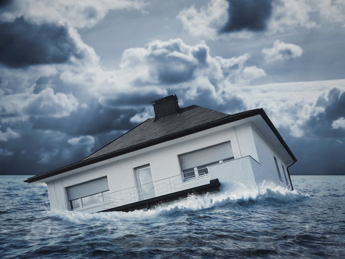 White house in water, flood